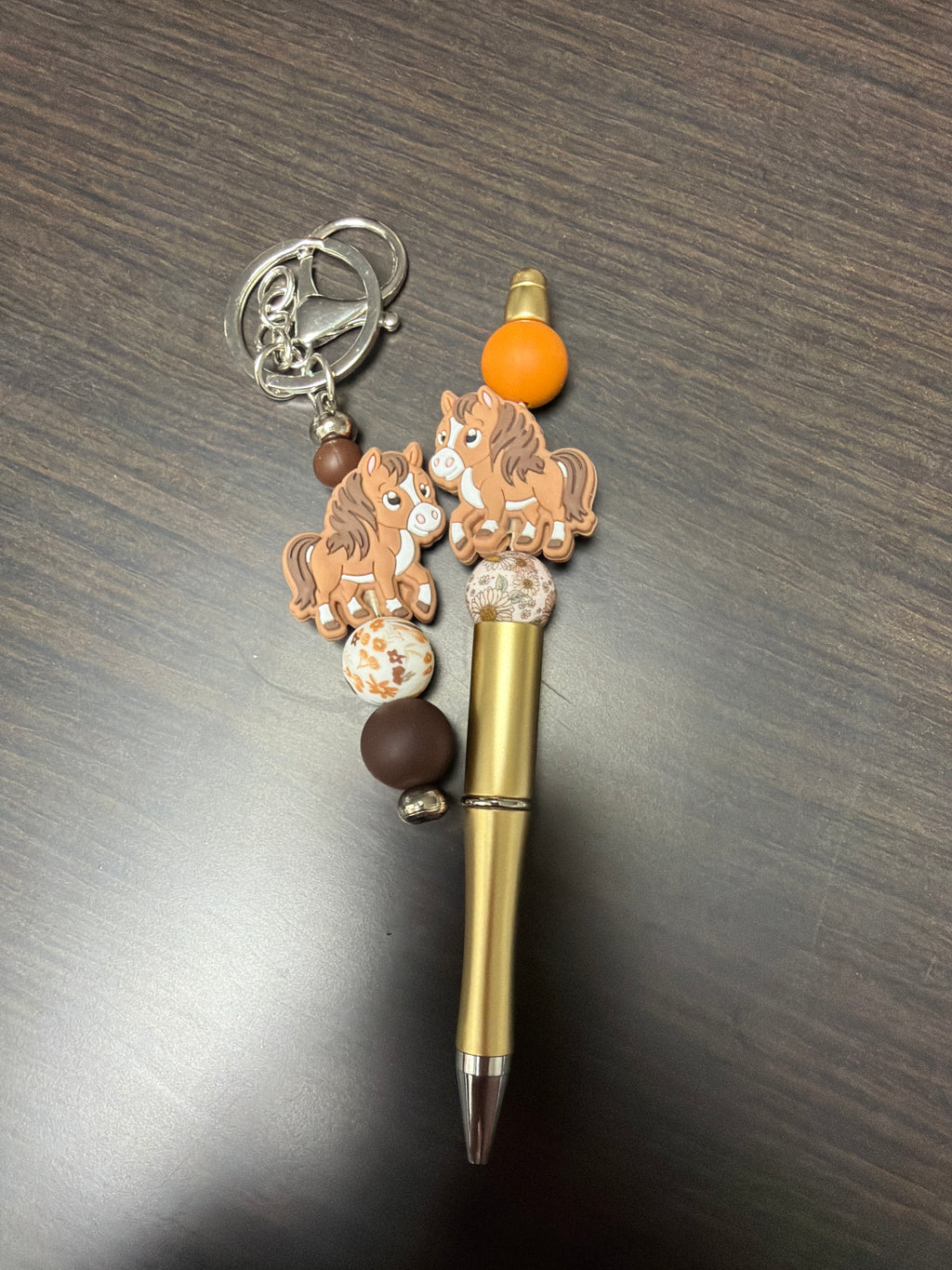 Animal themed pen and keychain sets.