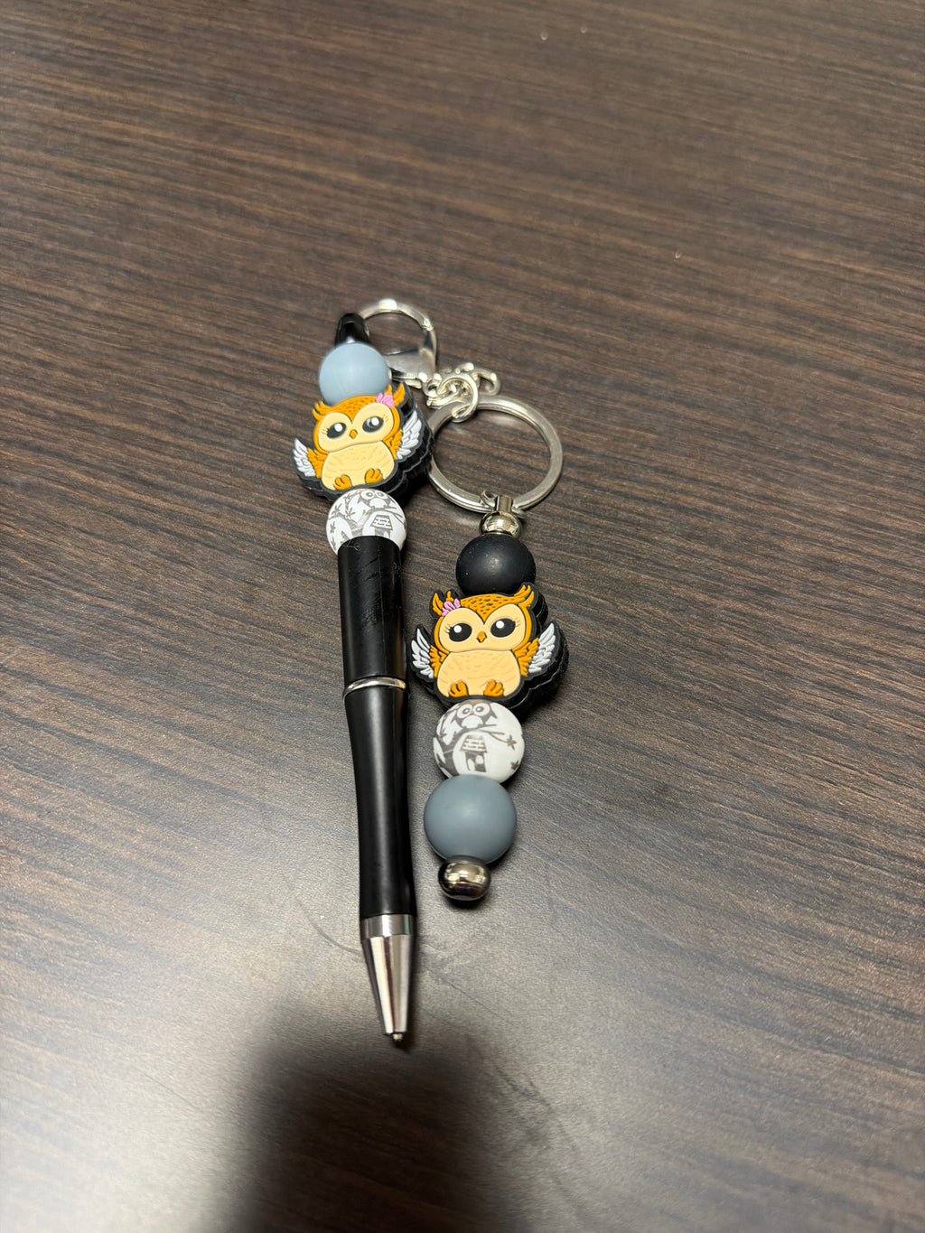 Animal themed pen and keychain sets.