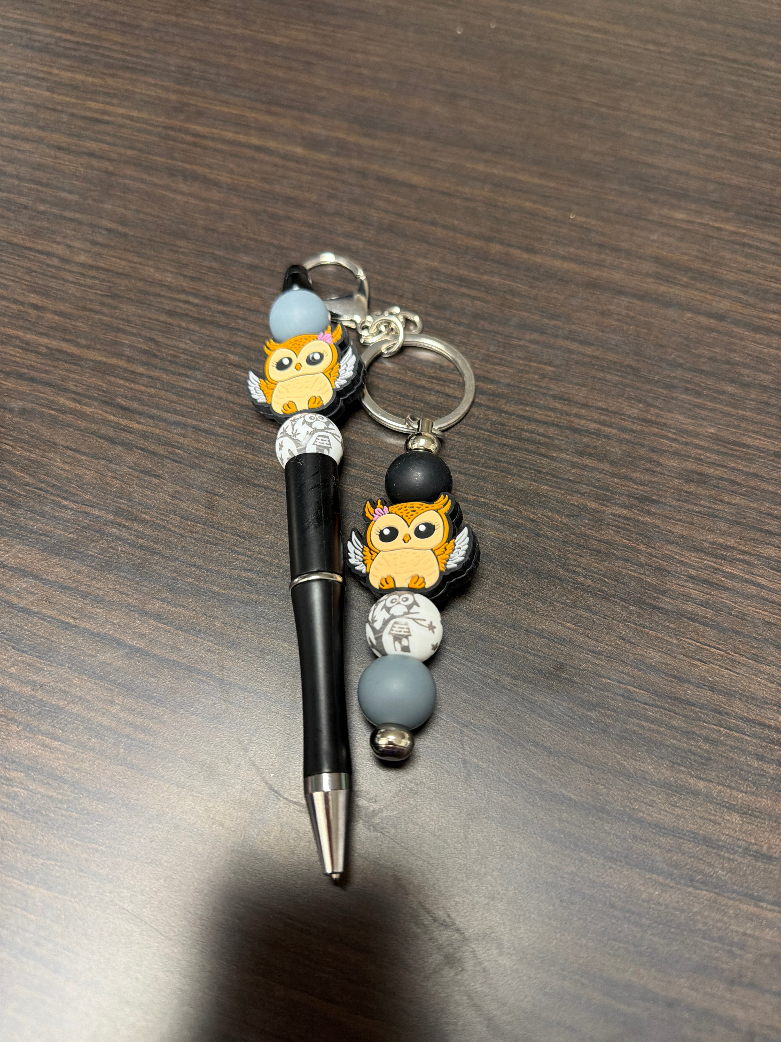 Animal themed pen and keychain sets.